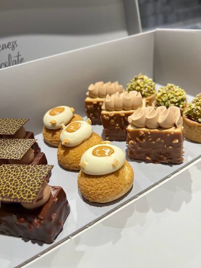 جزيء الشوكولاتة - معمل المعجنات | قهوة خاصة - United Arab Emirates|near Emirates NBD - Jumeirah - Jumeirah 1 - Dubai|Al Wasl Rd|Vita Mall
