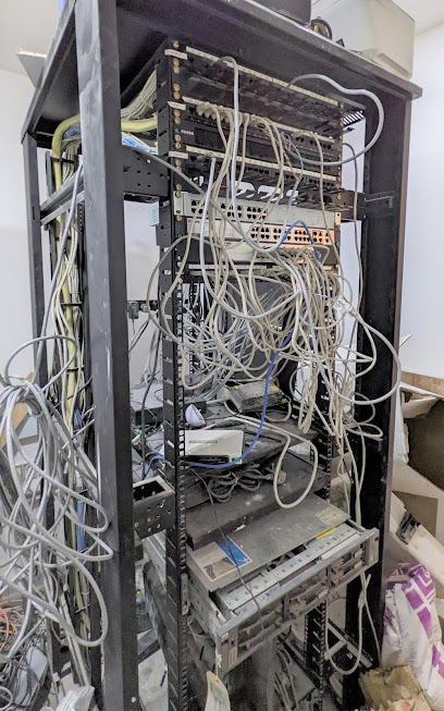 خدمات الكمبيوتر والشبكات المستقلة - United Arab Emirates|Al Majaz - Al Majaz 3 - Sharjah|Corniche St|Al Buhaira Building