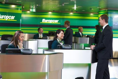 يوروب كار الفجيرة - أبو ظبي - +971 9 222 1318