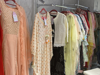 رافف | ملابس نسائية كاملة | فساتين عرقية | كورتيس | اناركلي | مجوهرات ازياء - أبو ظبي - +971 52 286 9164