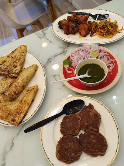 مطعم فيا لكناو - United Arab Emirates|beside Astoria Infron of BiG RTA Parking - Dubai|Burdubia - Al Esbij Street|Meena Bazaar