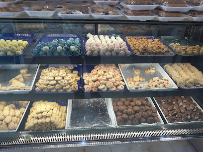 مخبز وحلويات انوار لبنان - أبو ظبي - +971 52 242 2646