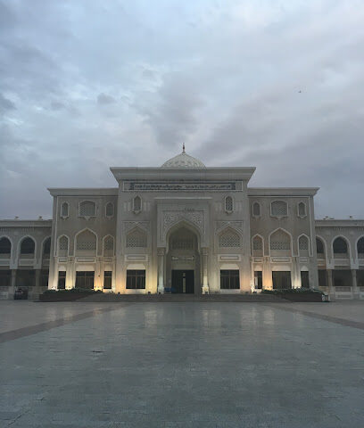 كلية الآداب والعلوم للبنات - أبو ظبي -