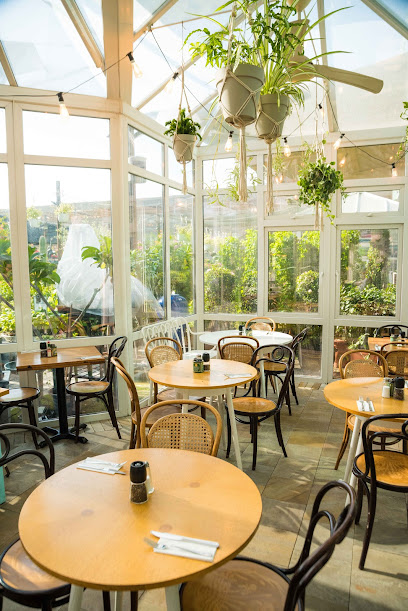 روزليف كافيه - United Arab Emirates|Al Quoz - Al Quoz Industrial Area 3 - Dubai|733 Sheikh Zayed Rd|Inside Garden Concept Stores