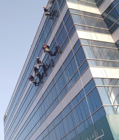 تنظيف واجهات النوافذ - أبو ظبي -