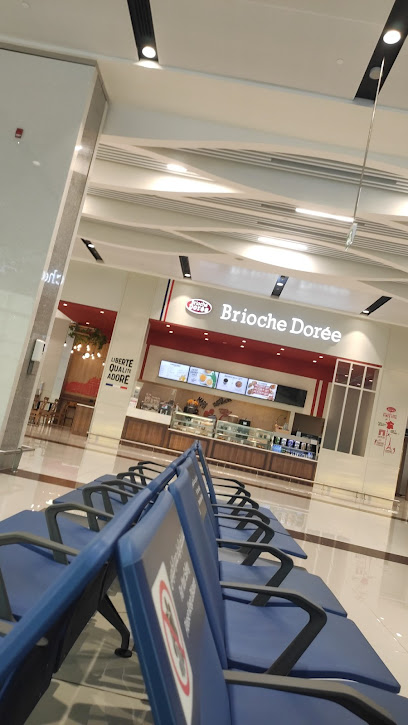 هيرتز - مطار الشارقة - United Arab Emirates|Sharjah|outside baggage claim area|Inside arrivals terminal