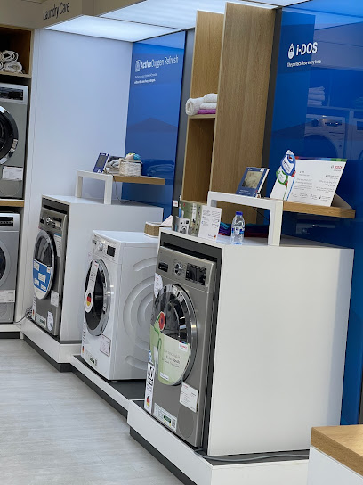 متجر Bosch Brand Store - البرشاء - United Arab Emirates|Al Barsha - Al Barsha 2 - Dubai|Umm Suqeim St|Beside Decoart