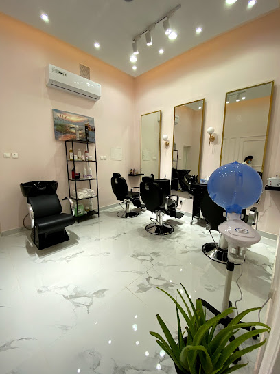 63 مركز تجميل - United Arab Emirates|Sharjah|E102|4WQ2+359