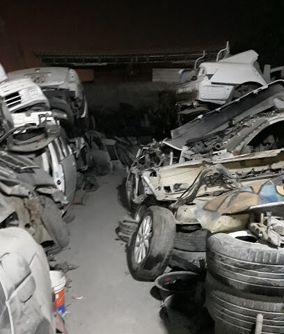 كمال الخردة وممثل السيارات - أبو ظبي - +971 55 660 5126