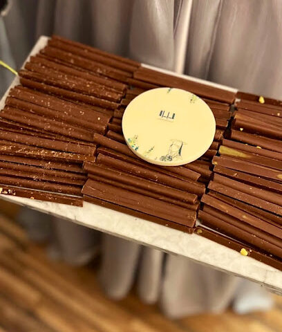 زهور وحلويات خيال - أبو ظبي - +971 6 528 2224