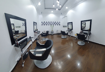 مركز الإمارات البلاتيني للسيدات - أبو ظبي - +971 3 737 8990
