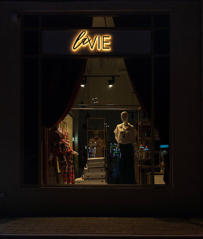بوتيك La VIE - أبو ظبي - +971 50 377 1771