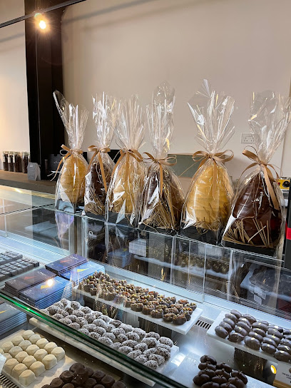 مصنع ومخزن ميرزام لصناعة الشوكولاتة - United Arab Emirates|Al Quoz 3 - Dubai|4th St|Al Ghurair Warehouse complex