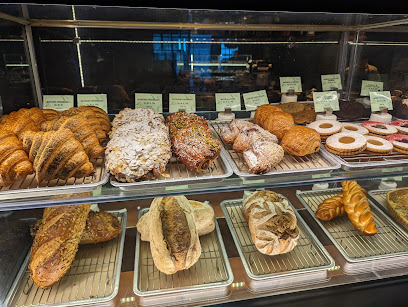 كافيه ومخبز لافارين - أبو ظبي - +971 4 414 3000