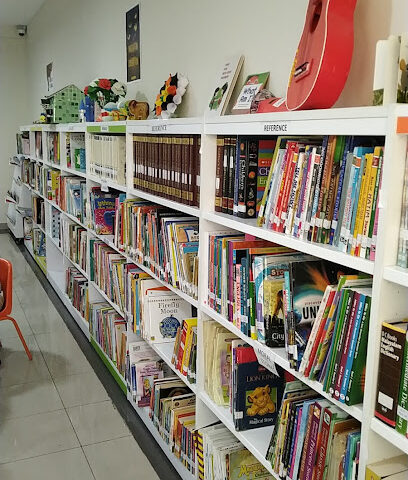 مكتبة جونيور SIS في الجويزة - أبو ظبي -