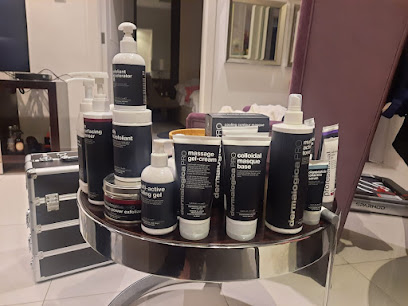 نورة كونسيرج للتجميل | صالون توب هوم للأظافر والشعر والوجه واكس ورموش وتدليك - أبو ظبي - +971 55 500 7326