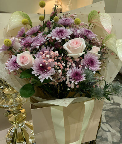 ريفيري فلورال بوتيك آند كافيه - أبو ظبي - +971 50 663 3250