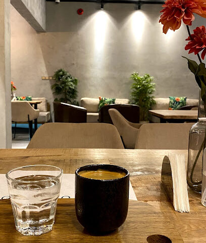 مقهى ومطعم ليروا - أبو ظبي - +971 54 702 6898