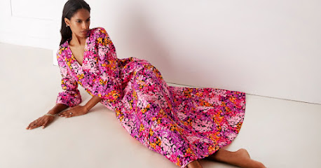 جولي بوتيك - أبو ظبي - +971 2 635 2727