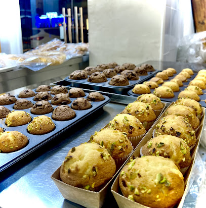 مخبز وحلويات الحطب مخبز وحلويات الحطاب - أبو ظبي - +971 2 641 6455