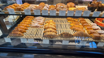 مطعم ومخبز بول - أبو ظبي - +971 6 741 7367