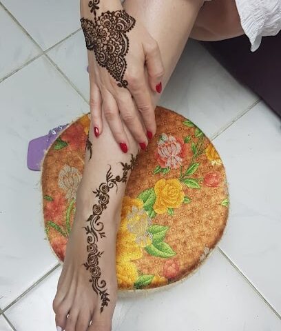 صالون كارولينا للحناء والتجميل - أبو ظبي - +971 55 640 0890