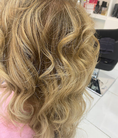 صالون دانتيل للتجميل - أبو ظبي - +971 55 741 4389