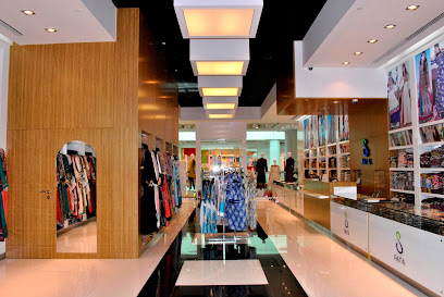 سارة بلازا - أبو ظبي - +971 2 445 5845