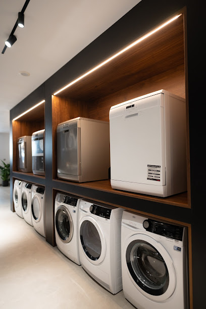 معرض الأجهزة AEG أبو ظبي - United Arab Emirates|Al Hisn - Al Markaziyah West - Abu Dhabi|Istiqlal Street|Universal Trading Company LLC