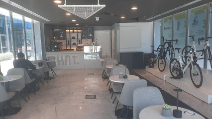 شوت متخصص في القهوة ، الحرم الرئيسي لجامعة خليفة - أبو ظبي - +971 2 575 9454