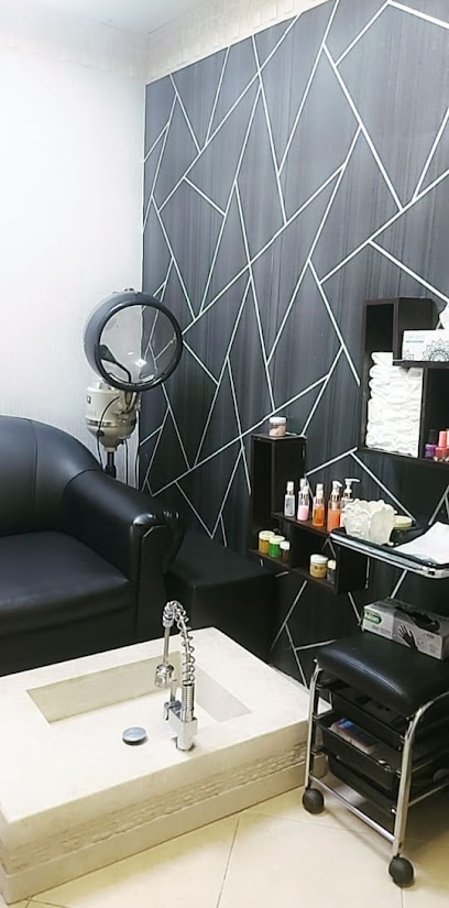 صالون حياة للتجميل بالعين صالون حياة للتجميل ، العين - United Arab Emirates|Central District - Abu Dhabi|9 Abha St|Near Clock Tower Al Hamoor & Al Kasoor Building 2nd floor