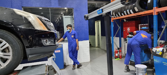 فاست تراك امارات بوادي مول العين - أبو ظبي - +971 3 784 2870