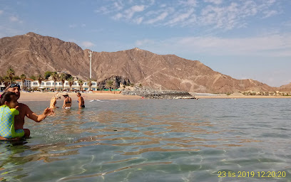 شاطئ العقة - أبو ظبي -