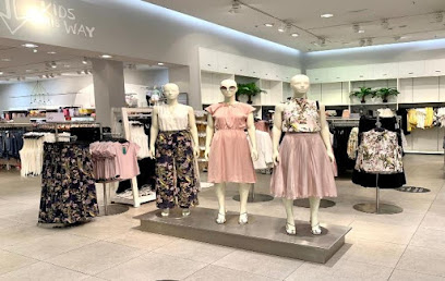 اتش اند ام - أبو ظبي - +971 4 419 0792