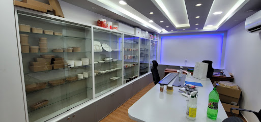 منجرة الياسين - أبو ظبي - +971 55 632 1863