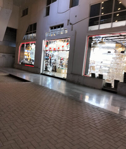 سري الدين للتجارة العين - أبو ظبي - +971 3 721 2211