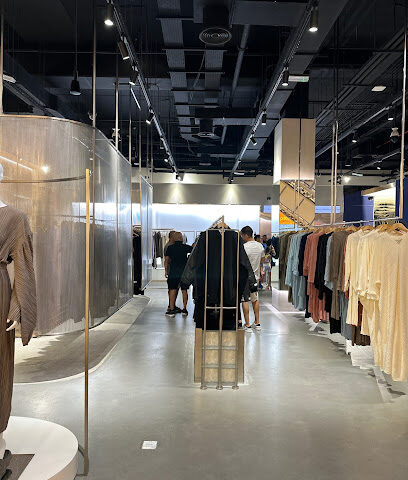 حركة العطاء - أبو ظبي -