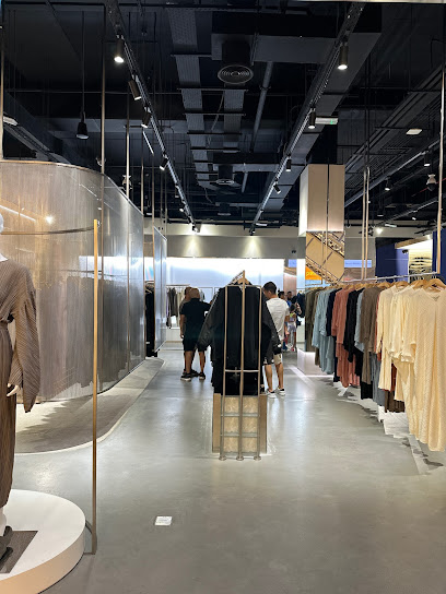 حركة العطاء - United Arab Emirates|Dubai|The Giving Movement Ground Floor|New Store Inside That Concept Store