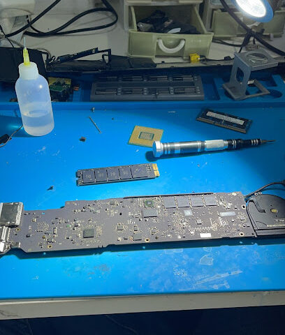 مركز خدمة أبل - أبو ظبي - +971 56 572 9848