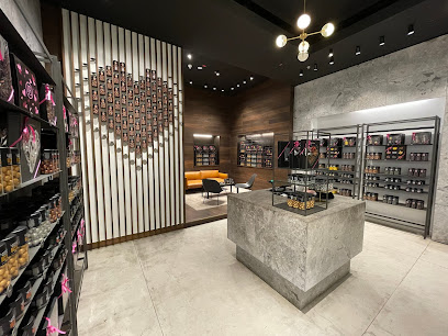 لاكريدس بواسطة Bülow - أبو ظبي - +971 50 420 1610