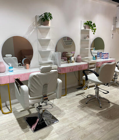 صالون تجميل غائم - أبو ظبي - +971 50 911 9933