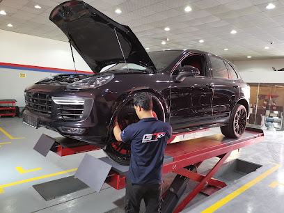 جران توريزمو لتصليح السيارات ذ - أبو ظبي - +971 4 388 1544