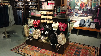 شركة هوليستر - أبو ظبي - +971 2 565 0233