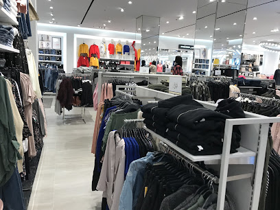 اتش اند ام - أبو ظبي - +971 4 341 5440