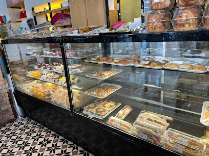 مخبز وسوبر ماركت حبيب-هور العنز - أبو ظبي - +971 52 229 9311