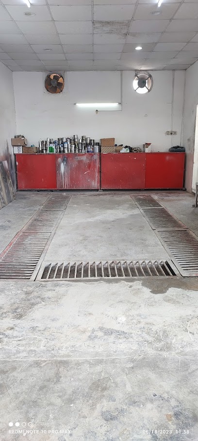 ورشة شعاب مكة لصناعة السيارات ، كراج - United Arab Emirates|Zubara - Fujairah