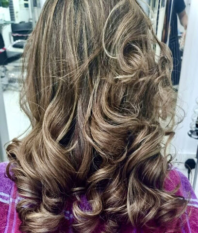 فيشاليس للتجميل والشعر - أبو ظبي - +971 4 352 4068