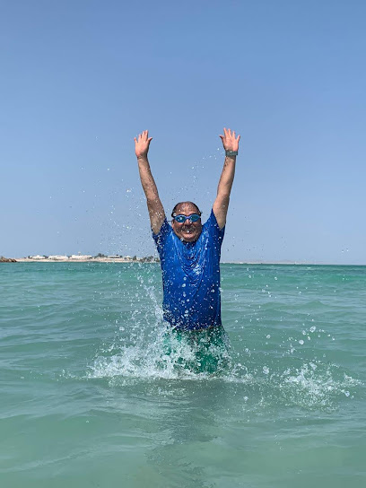 شاطىء الرويس - United Arab Emirates|Al Dhannah City - Abu Dhabi|5J8R+FFF