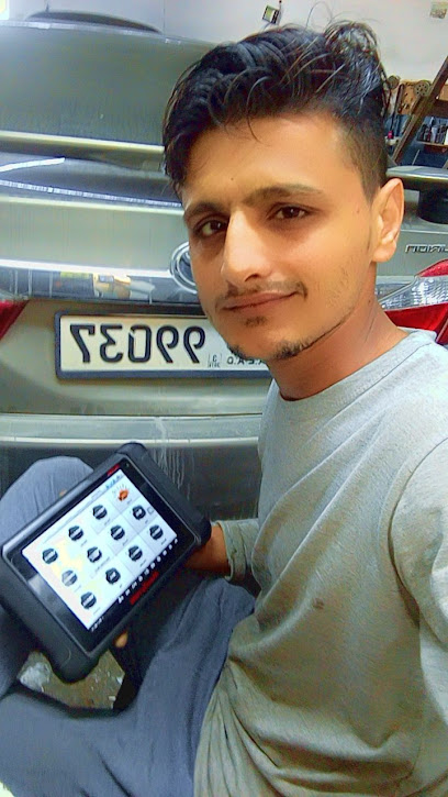 كهربائي سيارات -