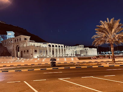 مدرج خورفكان - أبو ظبي - +971 6 512 3440